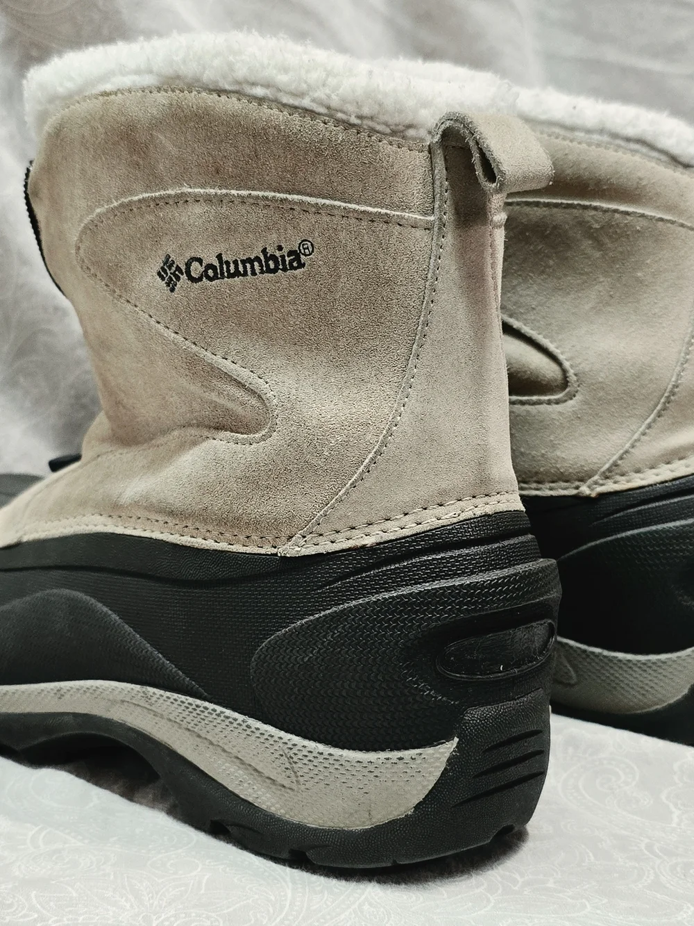 Columbia Women's Cascadian Snowchill Suede Winter Snow Boots Gray Size 10